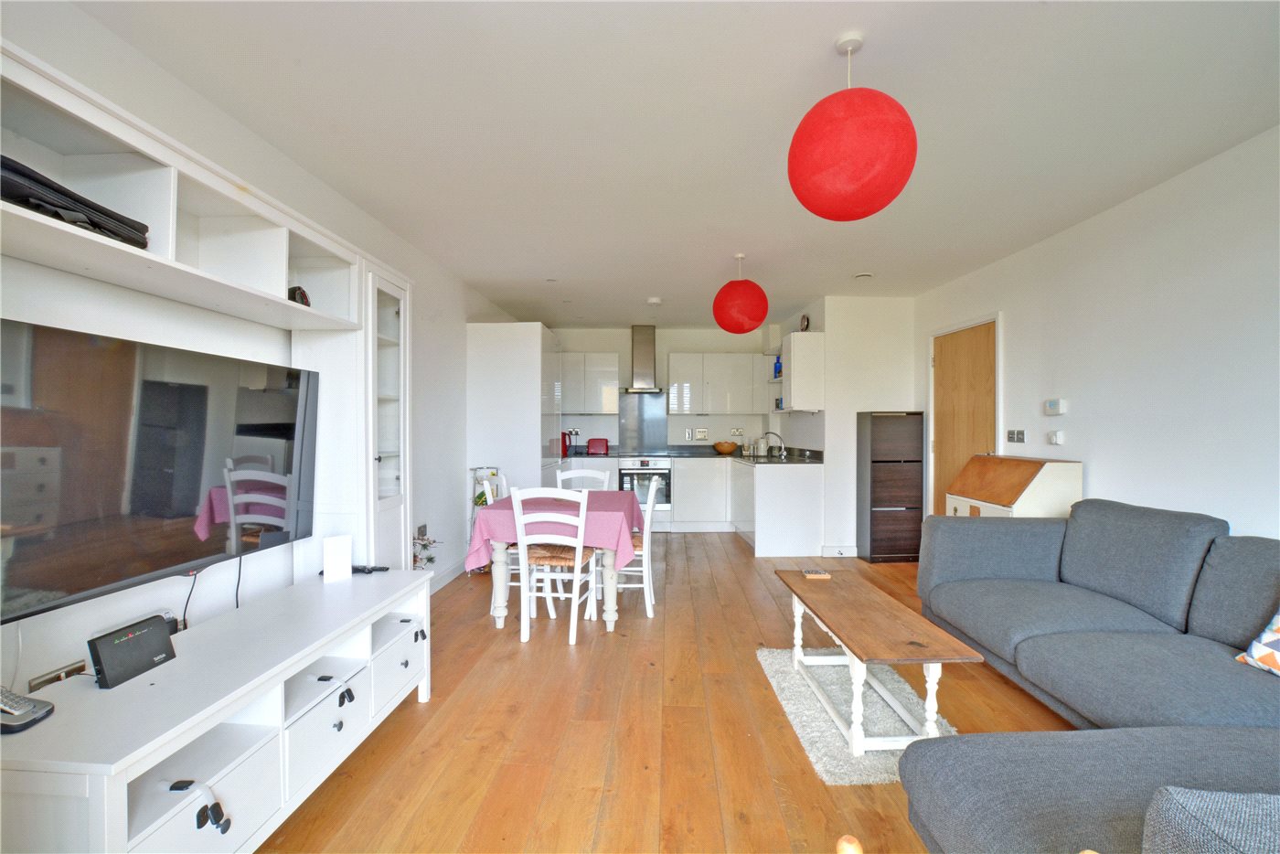 Lounge / Kitchen